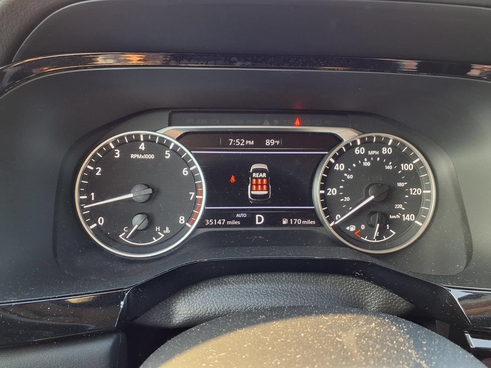 2025 Nissan Pathfinder SV