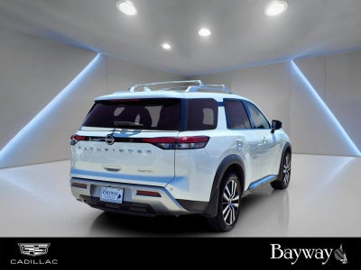 2023 Nissan Pathfinder Platinum