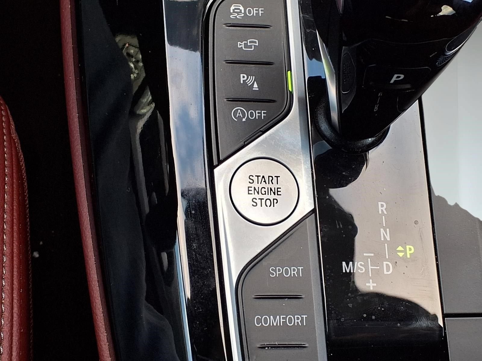 2025 BMW X4 xDrive30i