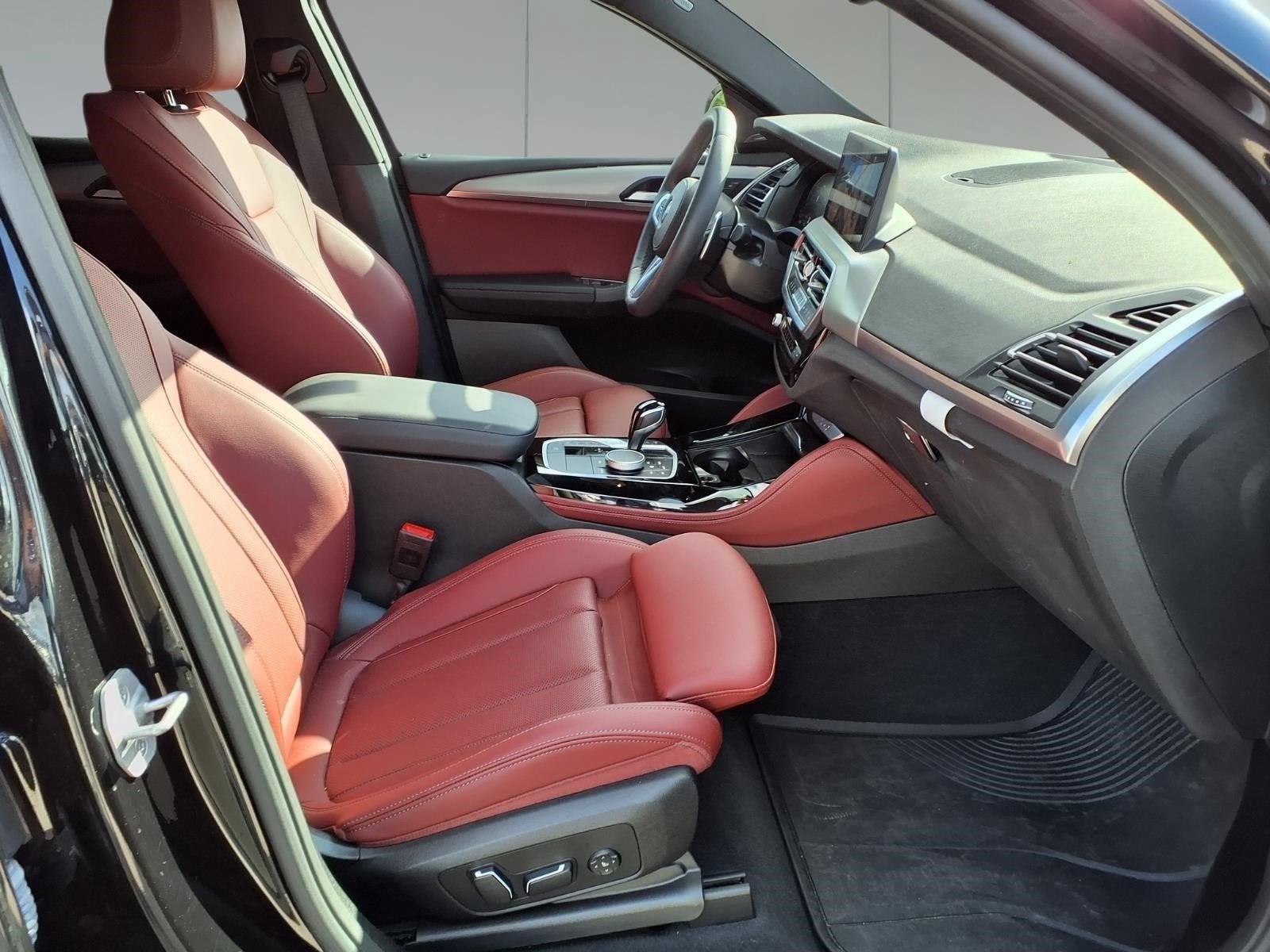 2025 BMW X4 xDrive30i