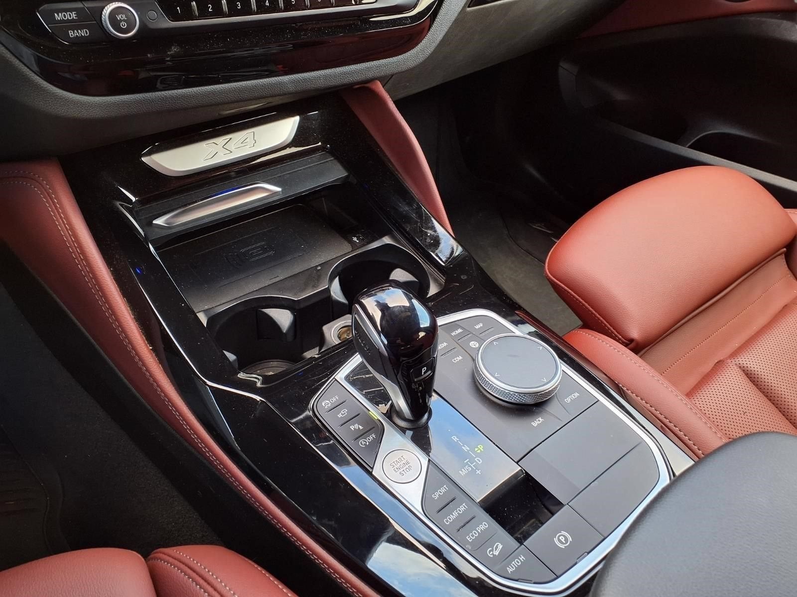2025 BMW X4 xDrive30i