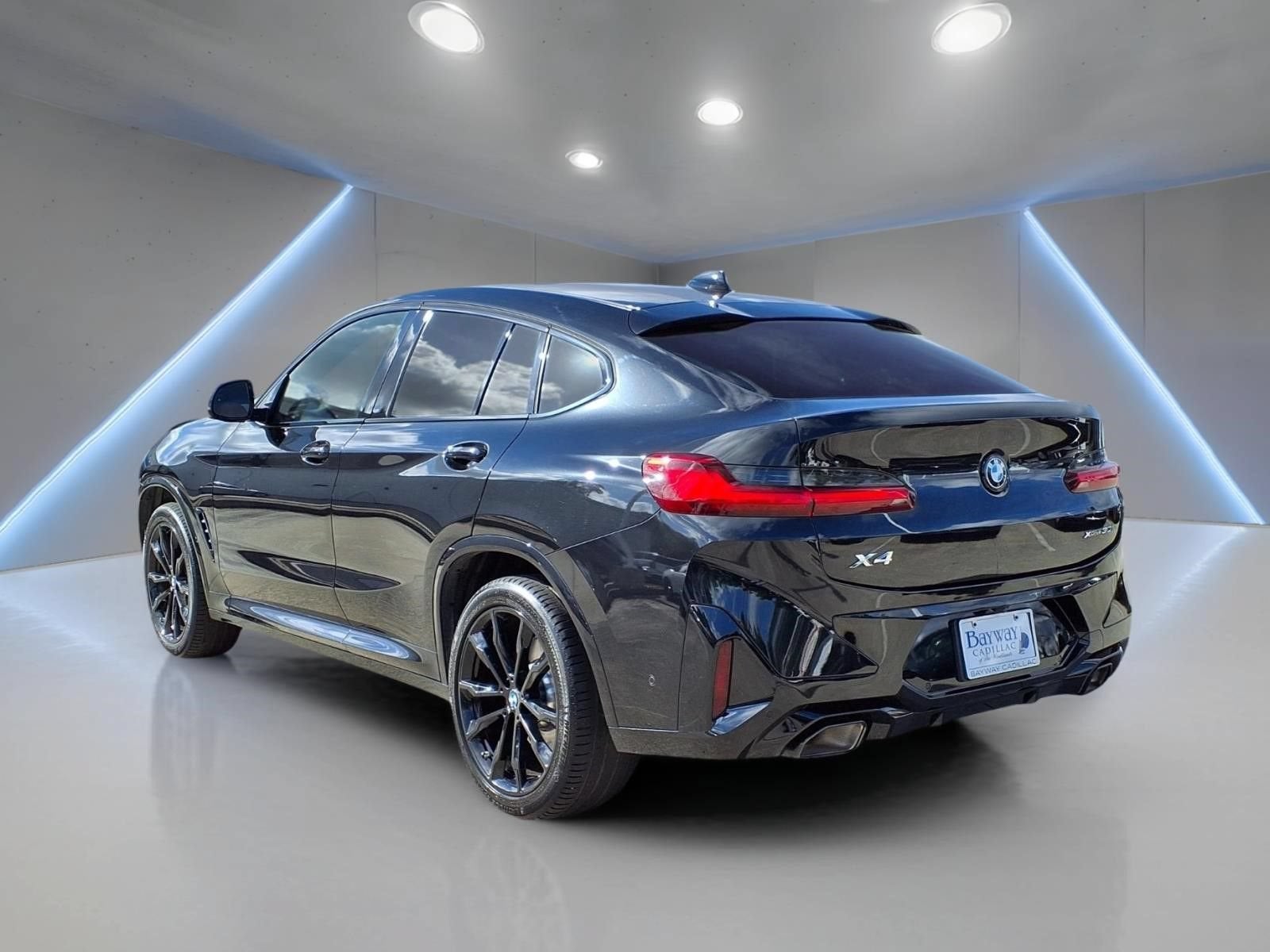 2025 BMW X4 xDrive30i