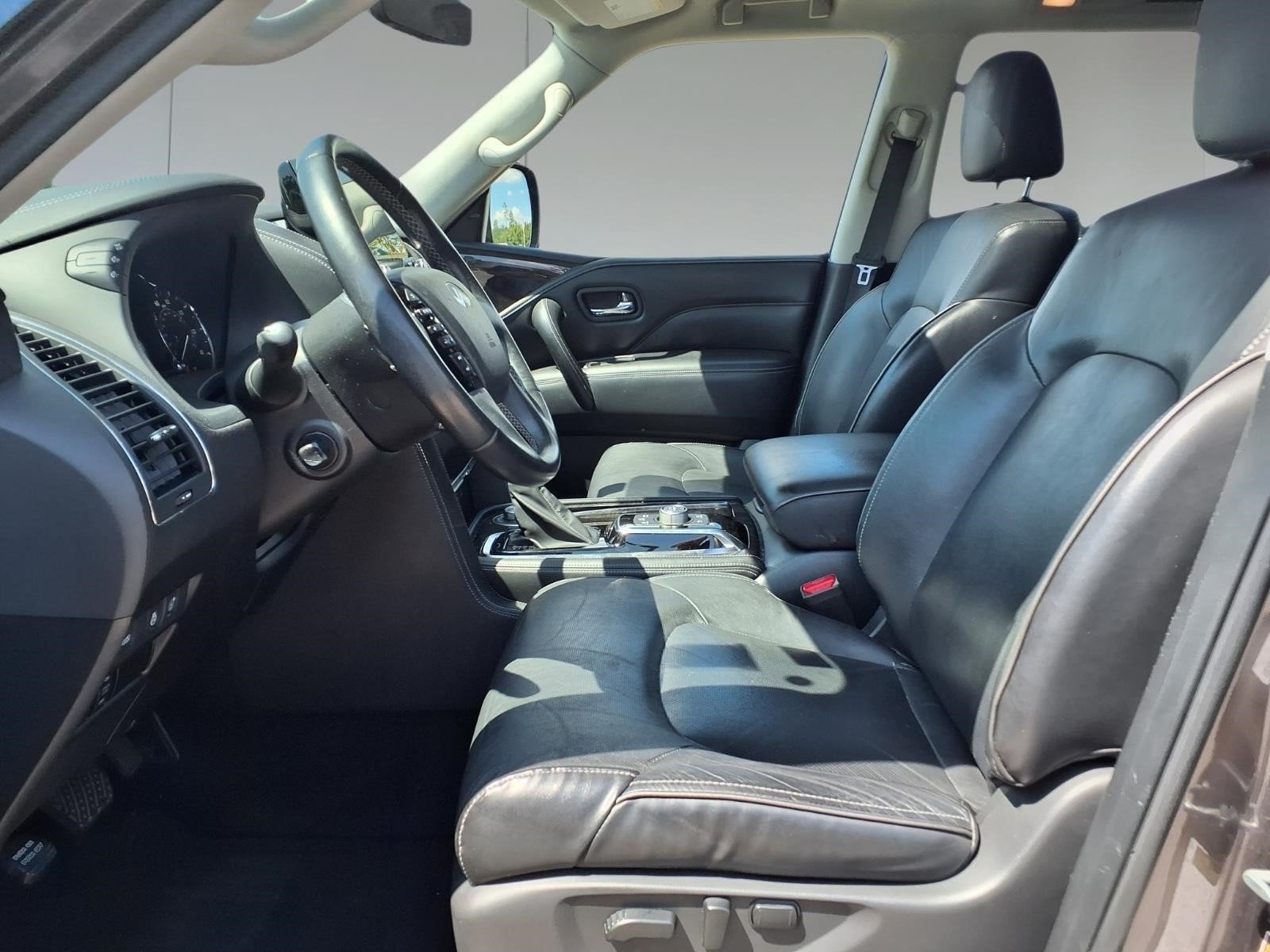 2022 INFINITI QX80 LUXE