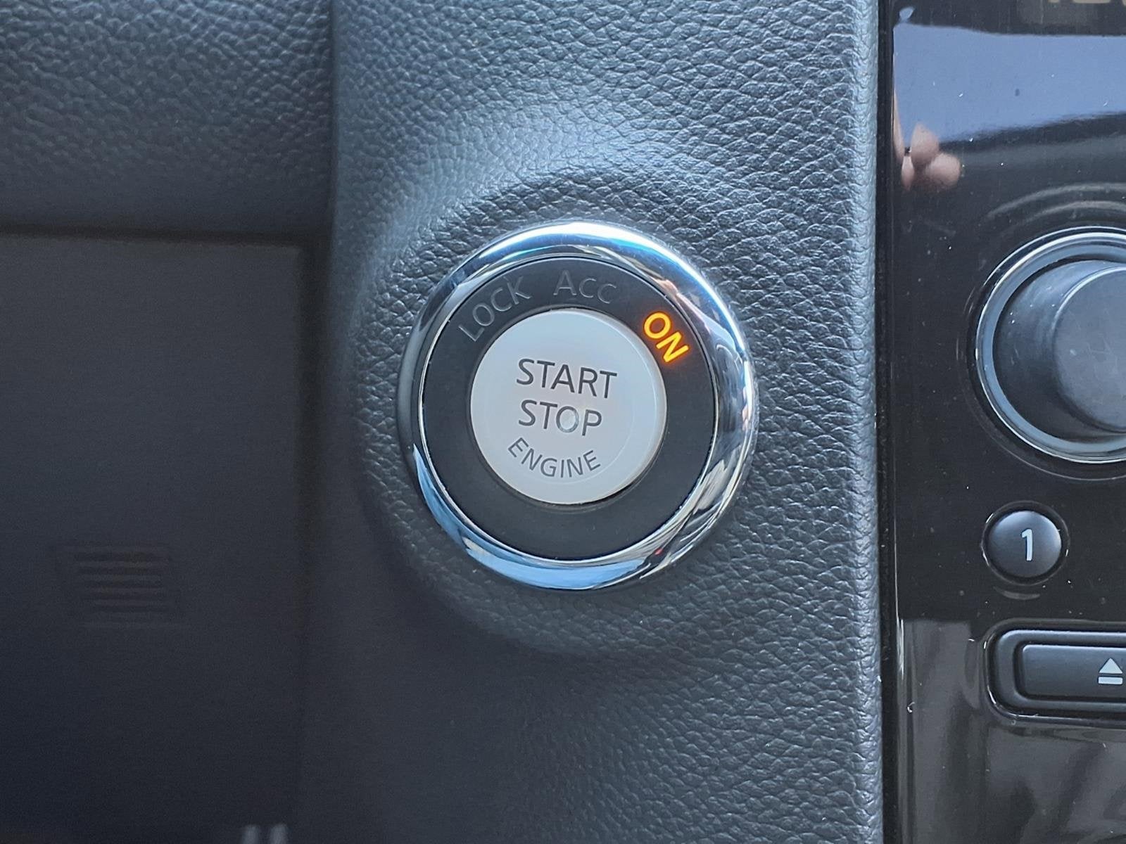 2017 INFINITI QX70 NA