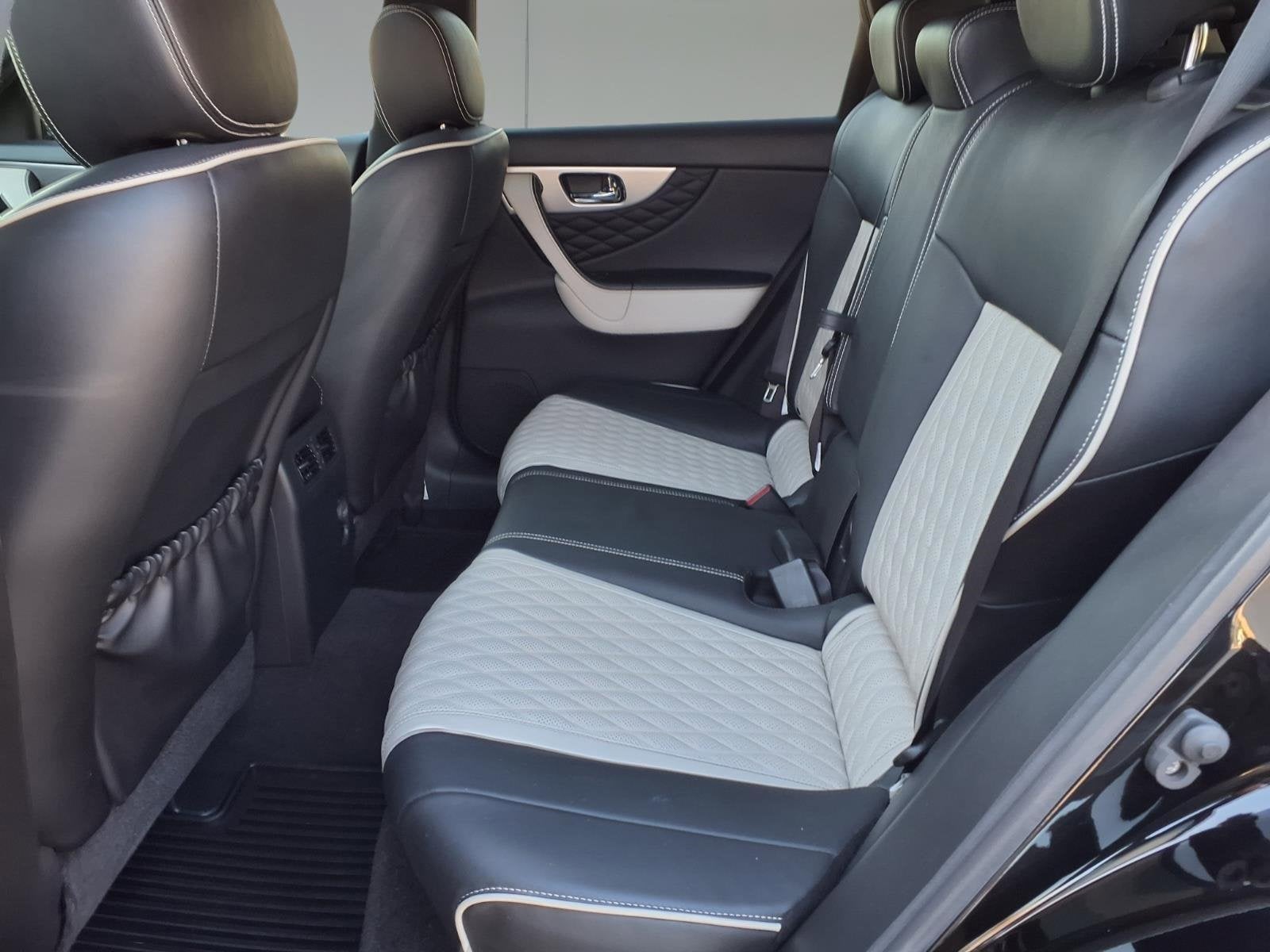 2017 INFINITI QX70 NA