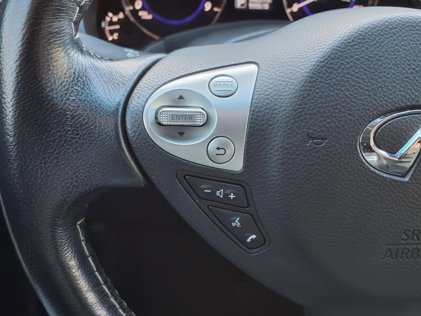 2017 INFINITI QX70 NA