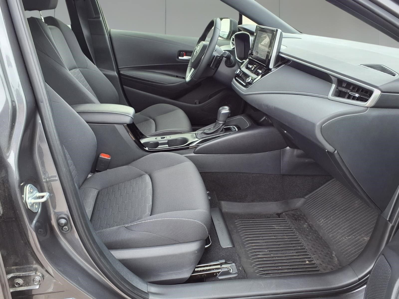 2025 Toyota Corolla Hatchback SE
