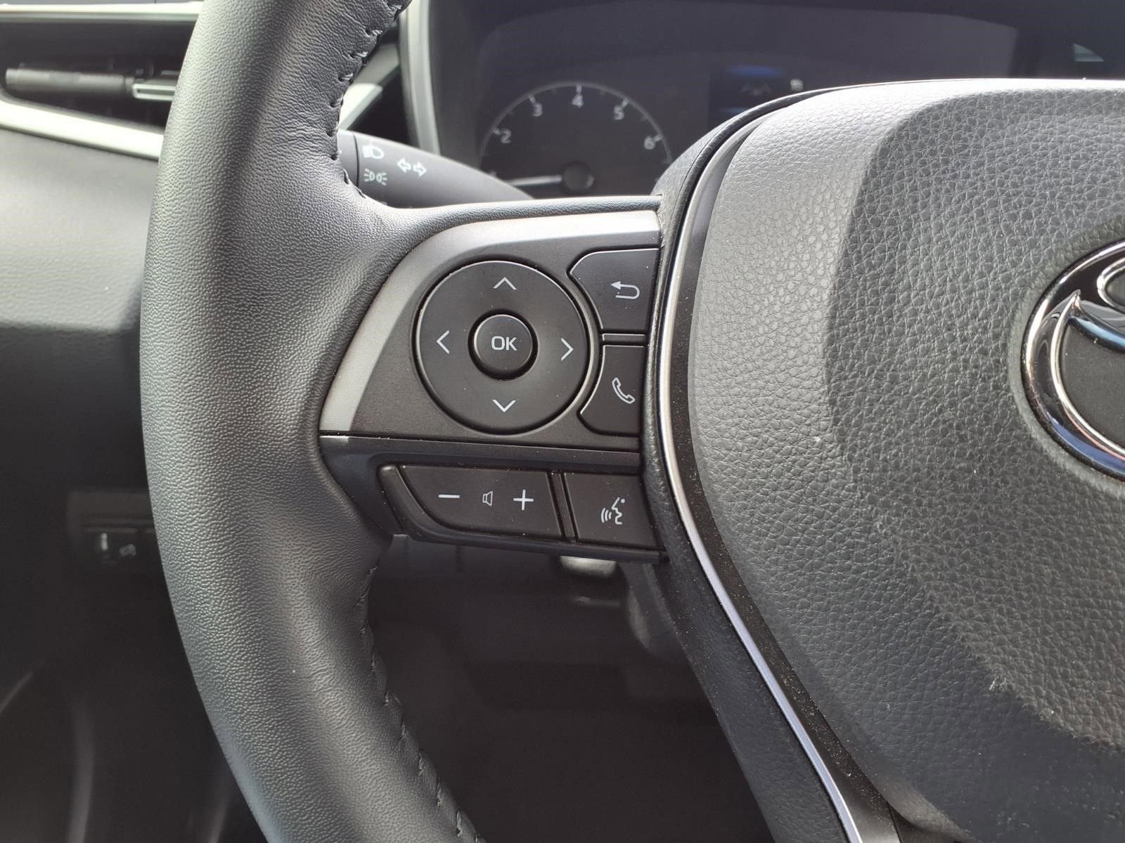 2025 Toyota Corolla Hatchback SE
