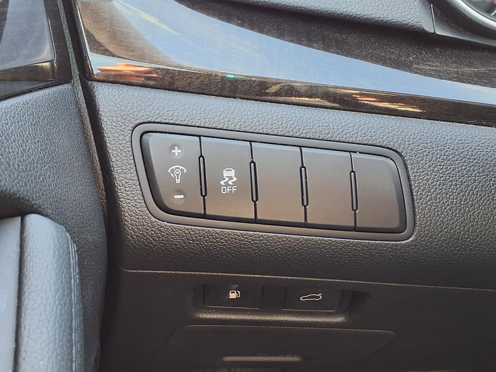 2016 Kia Cadenza Premium