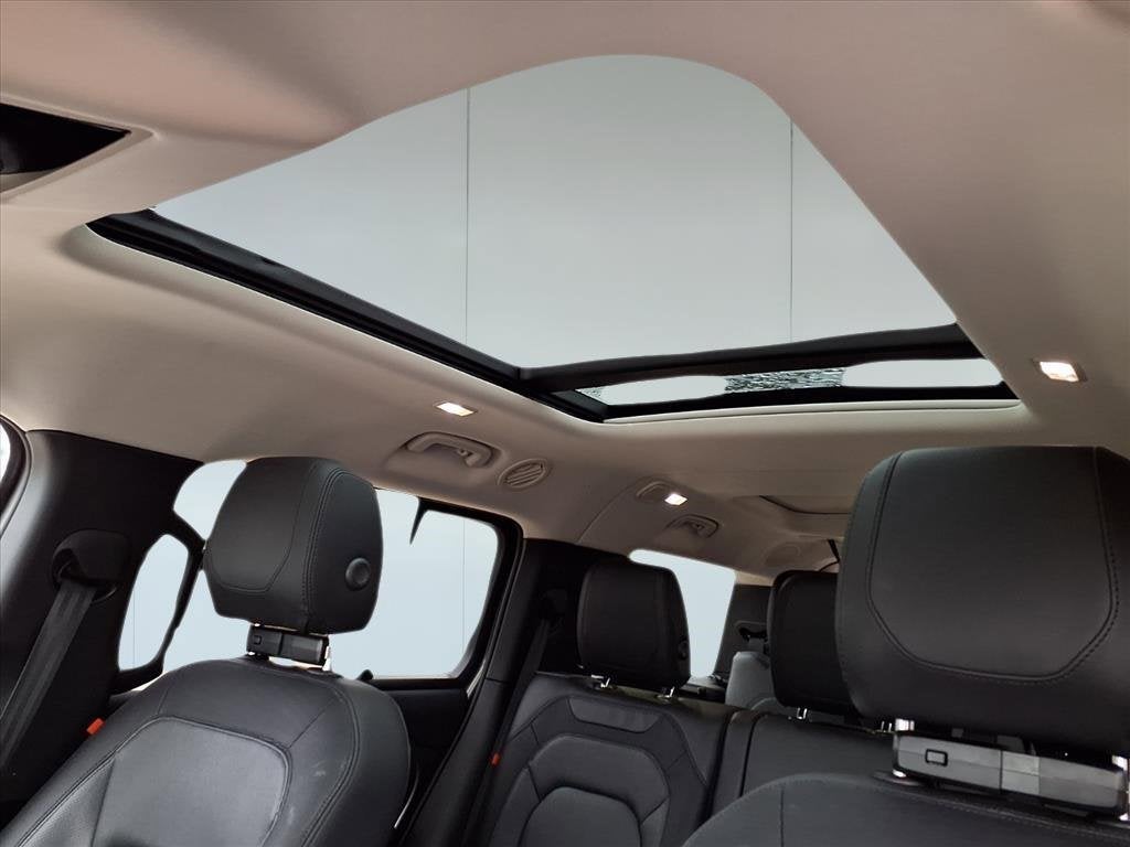 2023 Land Rover Defender X-Dynamic SE