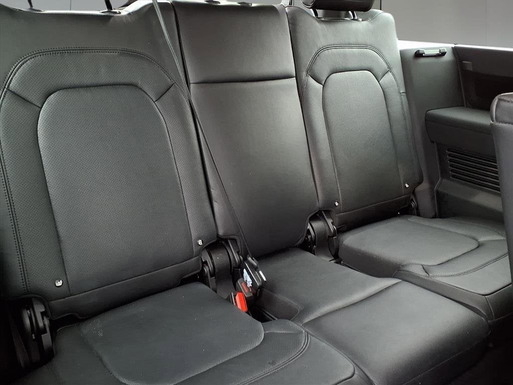 2023 Land Rover Defender X-Dynamic SE