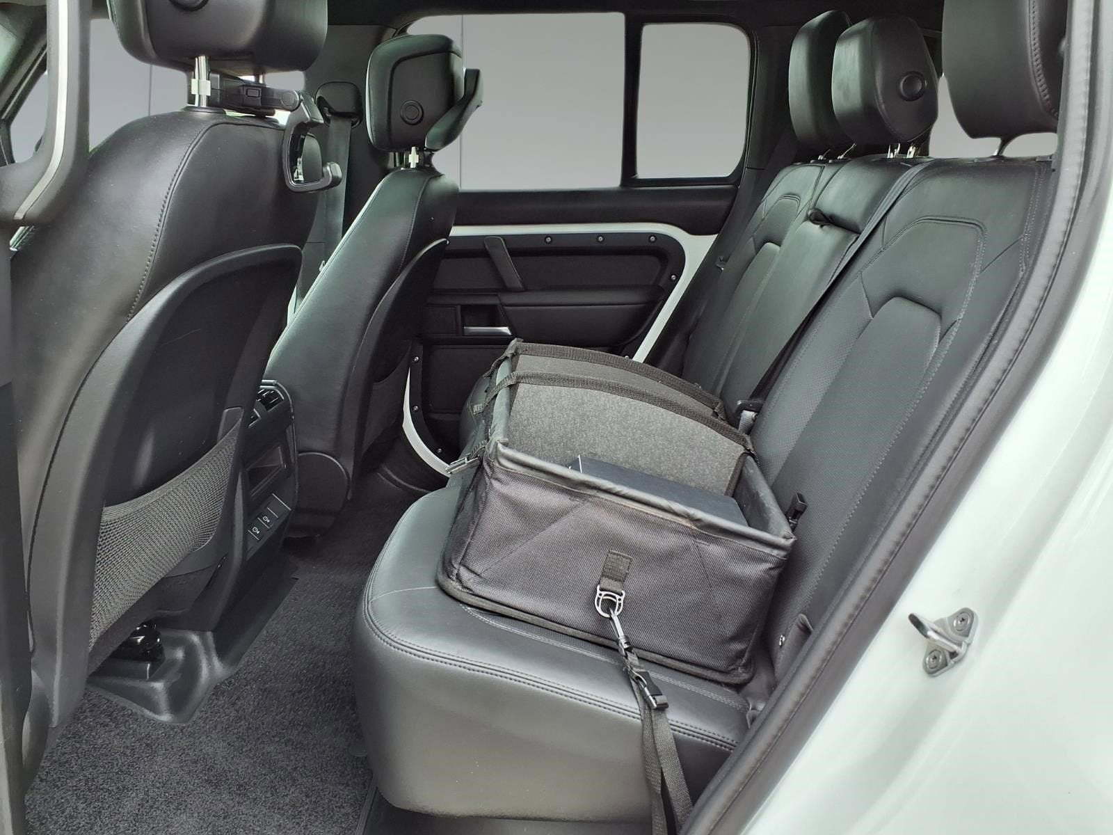 2025 Land Rover Defender S
