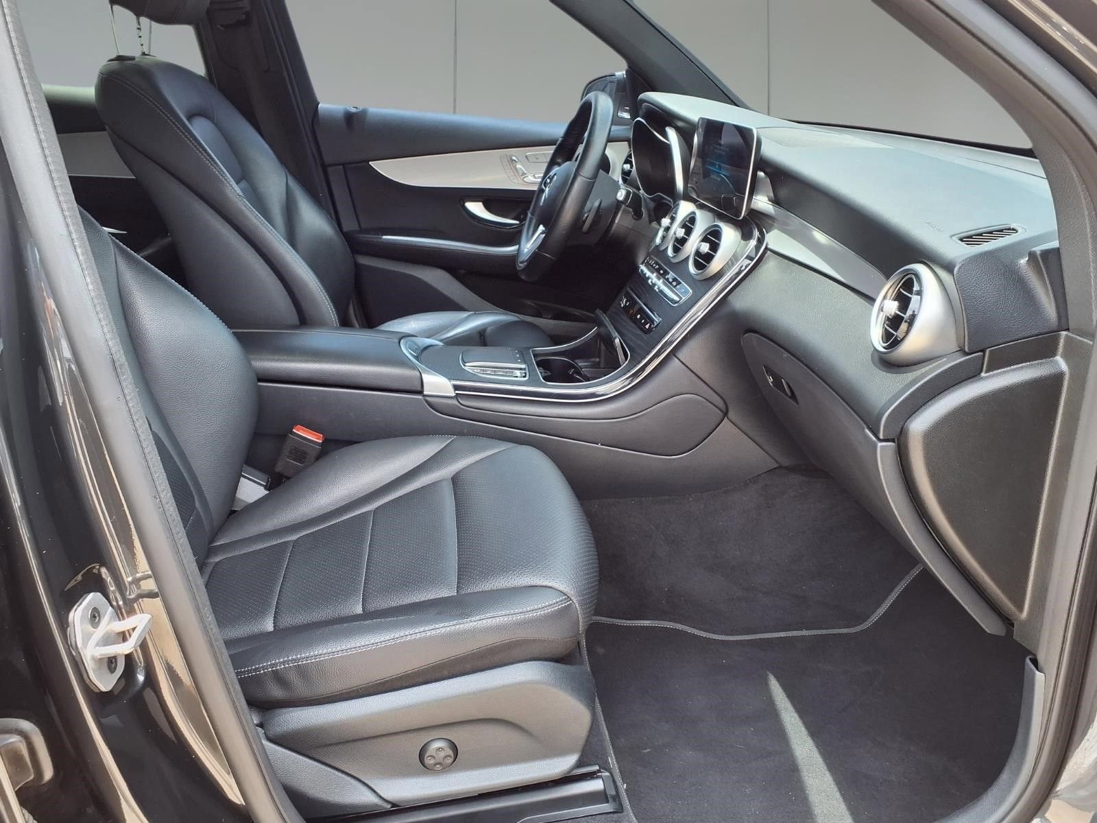 2021 Mercedes-Benz GLC GLC 300