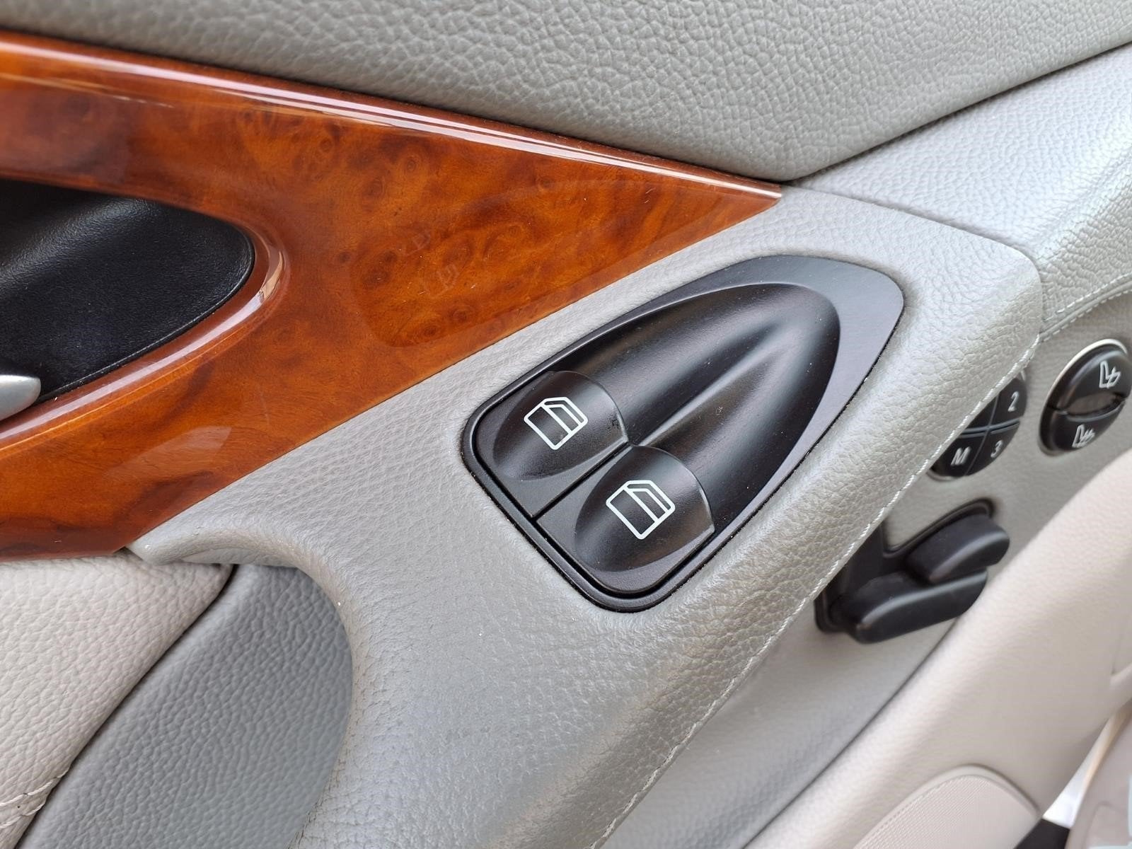 2005 Mercedes-Benz SL-Class 5.0L