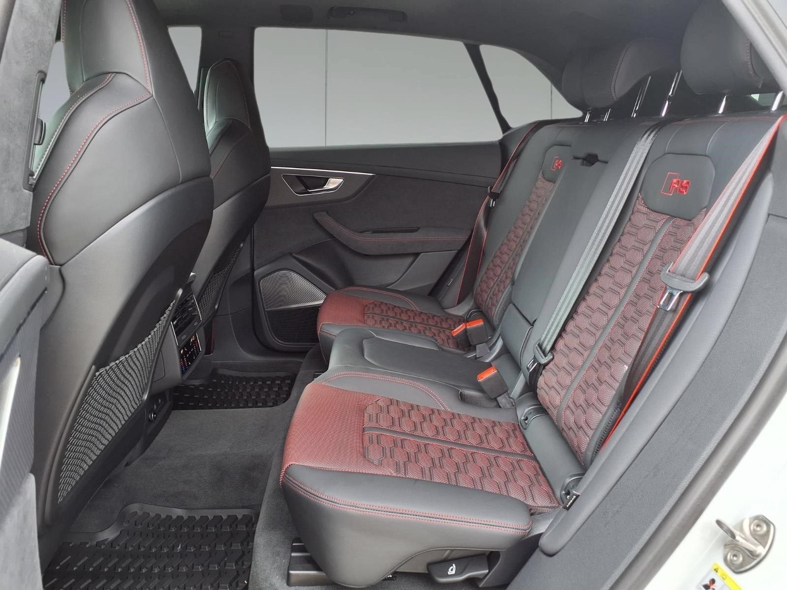2026 Audi RS Q8 performance
