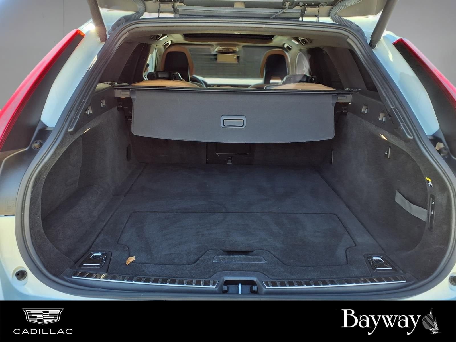 2018 Volvo V90 Cross Country T5MOMENTUM