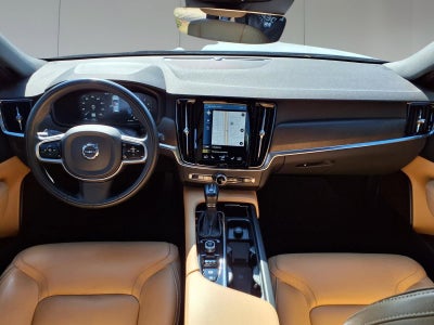 2018 Volvo V90 Cross Country T5MOMENTUM
