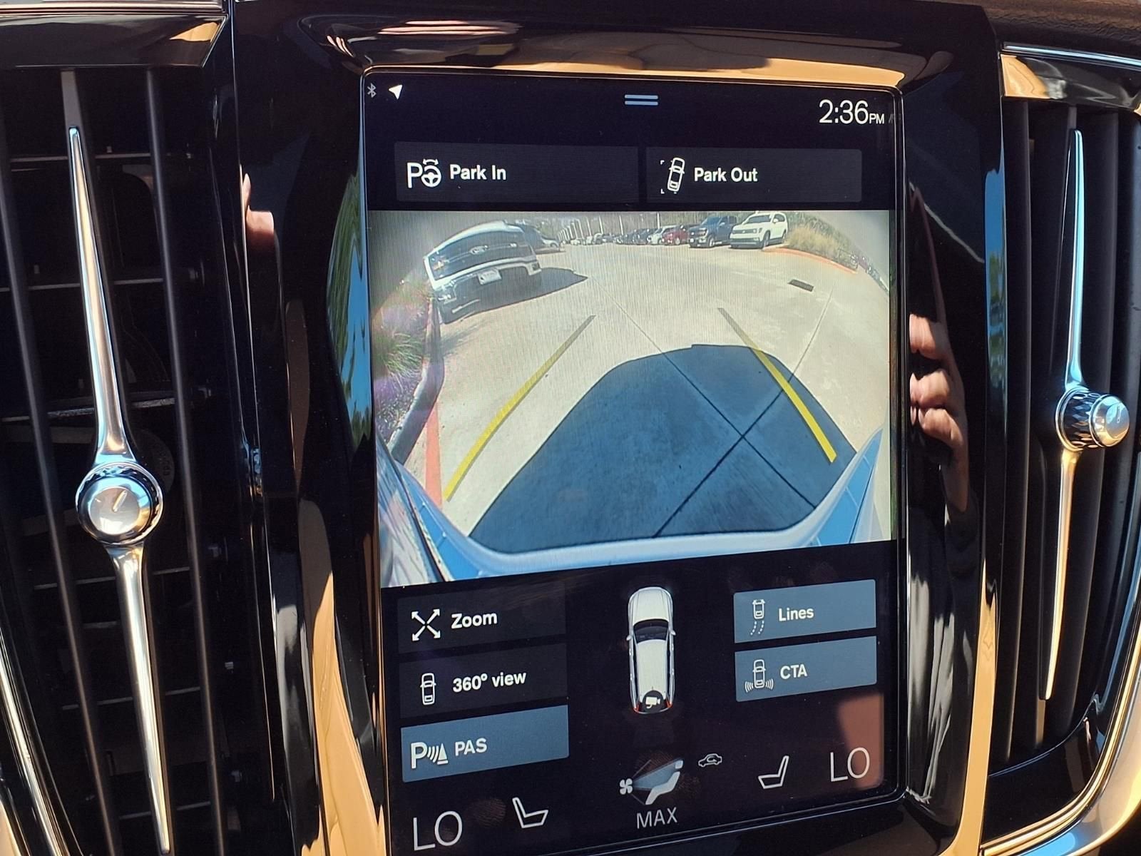 2018 Volvo V90 Cross Country T5MOMENTUM