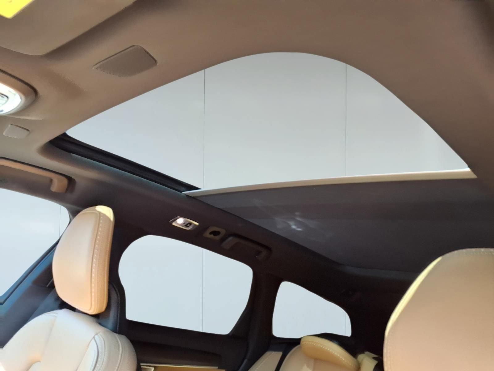 2018 Volvo V90 Cross Country T5MOMENTUM