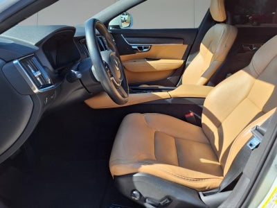 2018 Volvo V90 Cross Country T5MOMENTUM