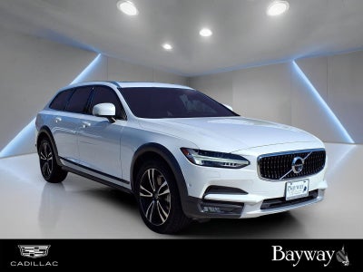 2018 Volvo V90 Cross Country T5MOMENTUM