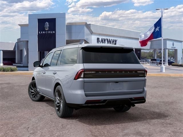 2027 Lincoln Navigator Reserve