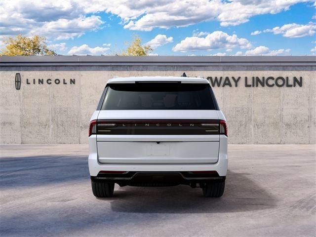 2027 Lincoln Navigator Reserve