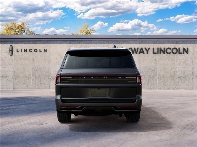 2027 Lincoln Navigator Premiere