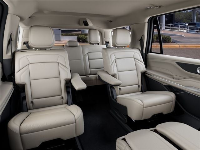 2027 Lincoln Navigator Premiere