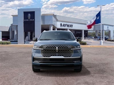 2027 Lincoln Navigator Premiere