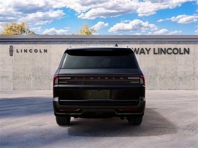 2027 Lincoln Navigator L Reserve