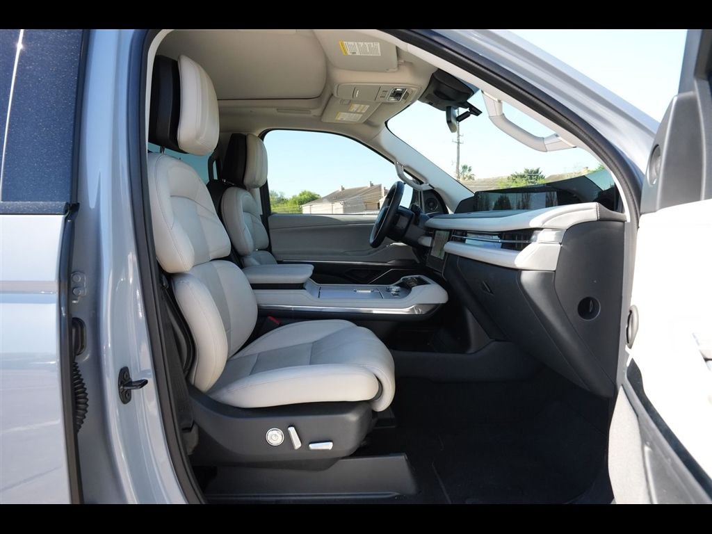 2025 Lincoln Navigator L Reserve