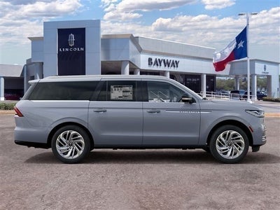 2027 Lincoln Navigator L Reserve