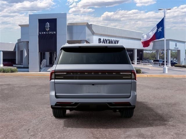 2027 Lincoln Navigator L Reserve