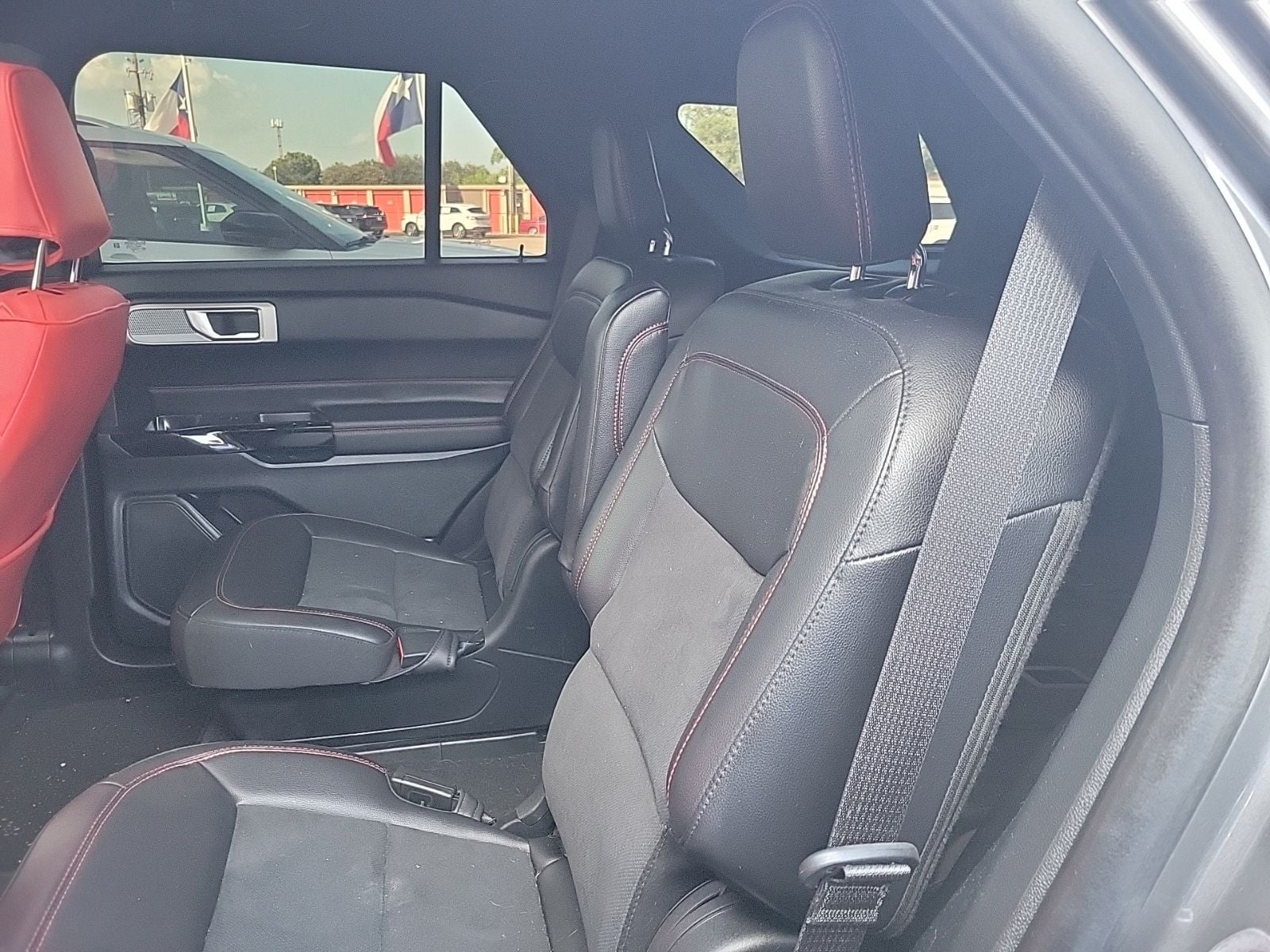 2024 Ford Explorer ST-Line