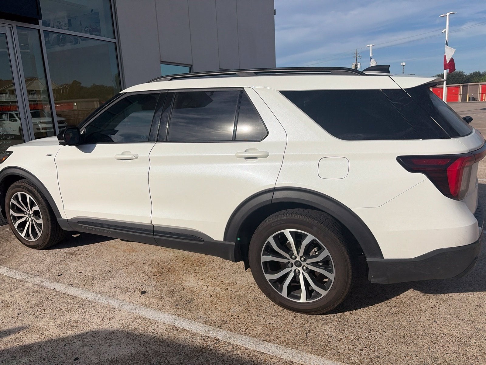 2025 Ford Explorer ST-Line