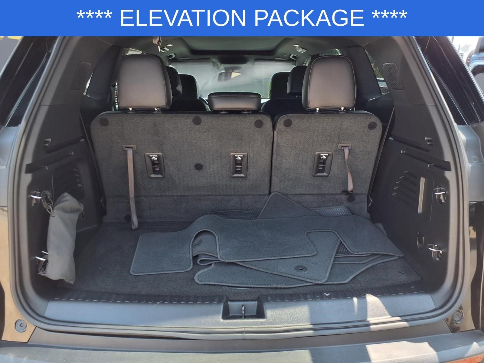 2024 GMC Acadia Elevation