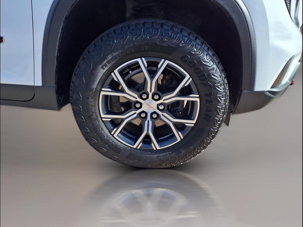 2024 GMC Acadia AT4