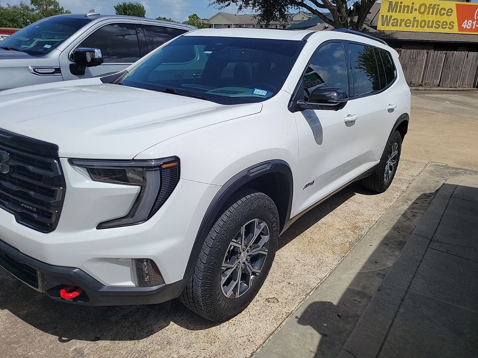 2025 GMC Acadia AT4