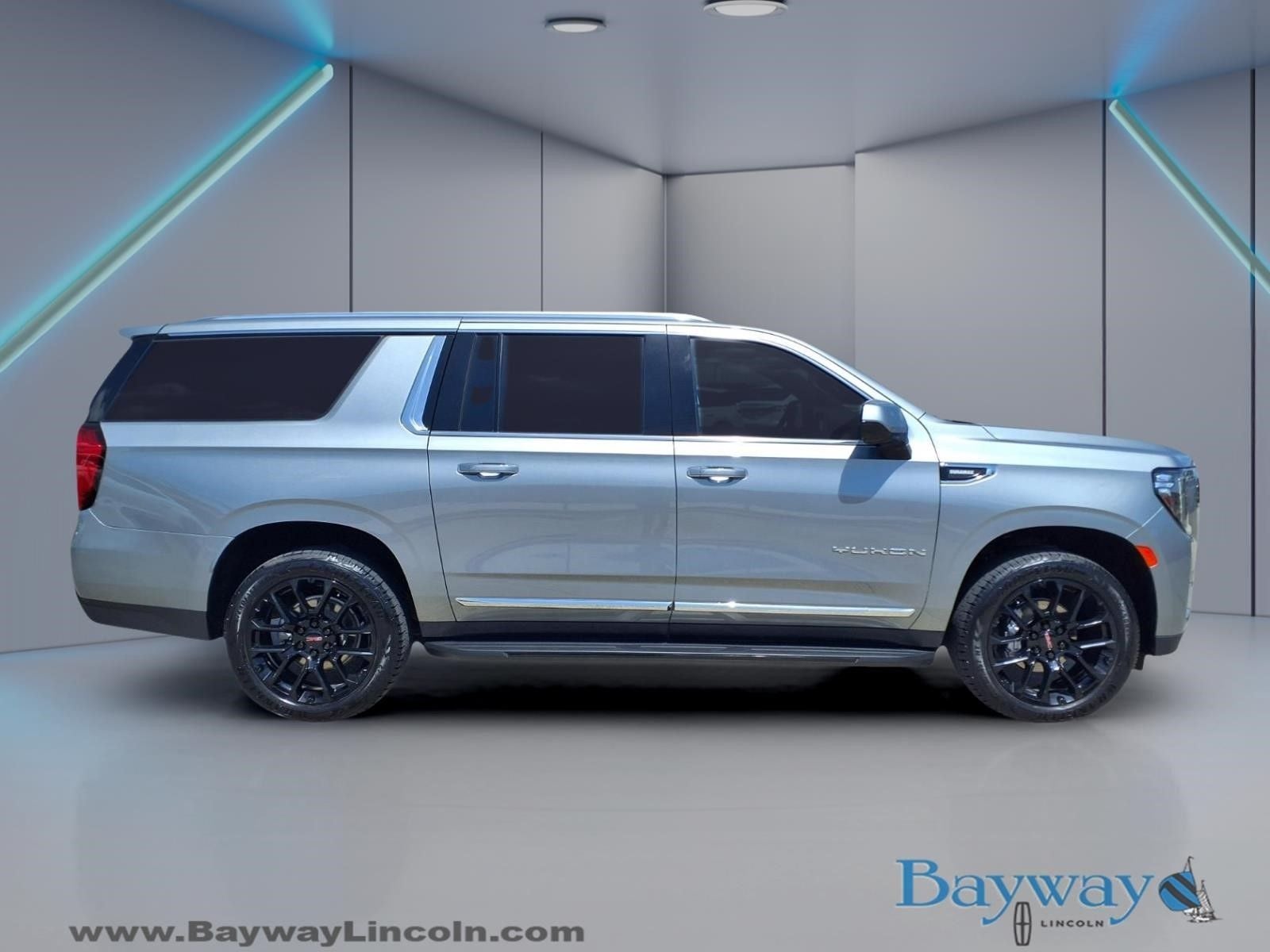 2023 GMC Yukon XL SLT