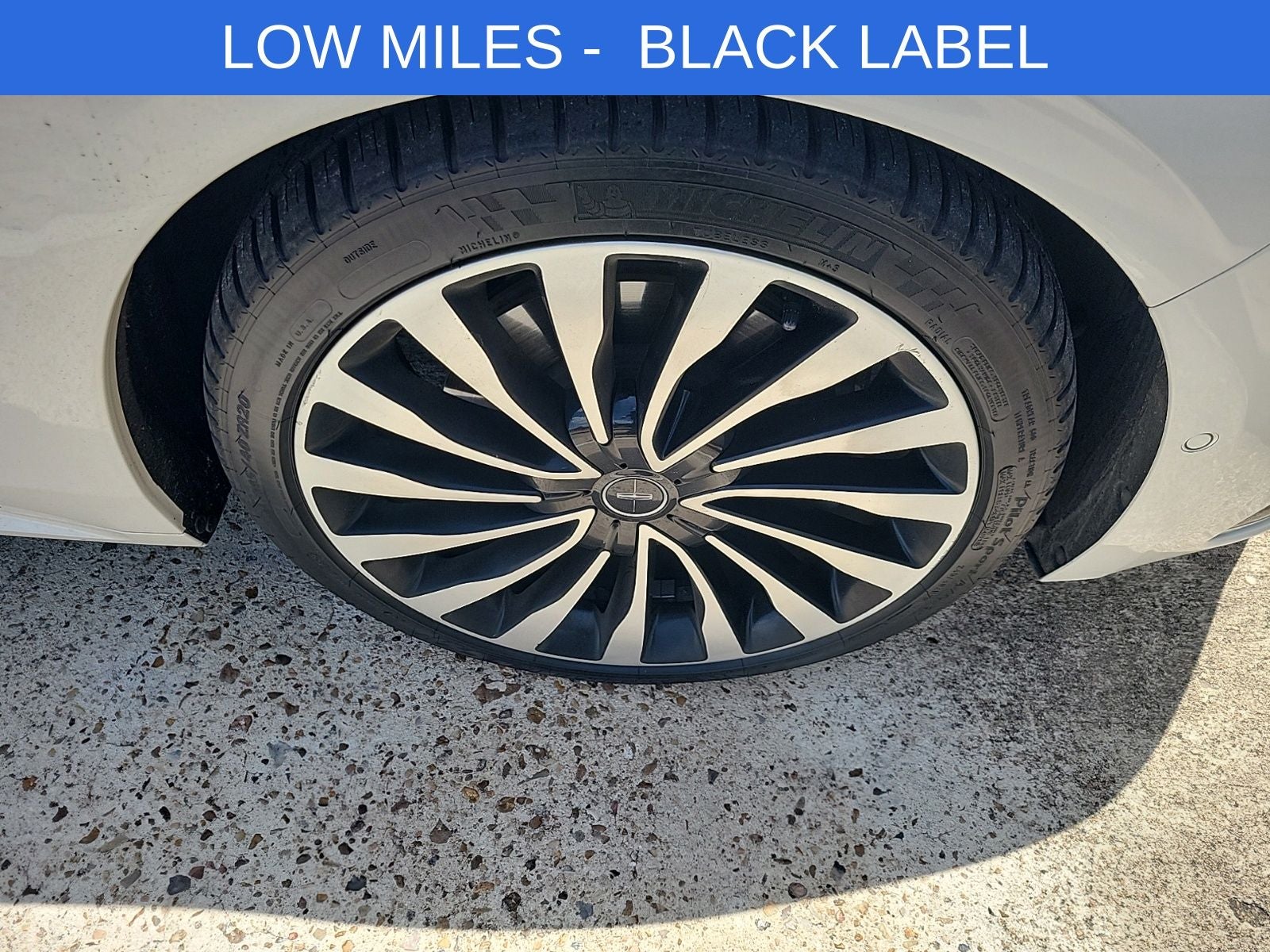 2017 Lincoln Continental Black Label