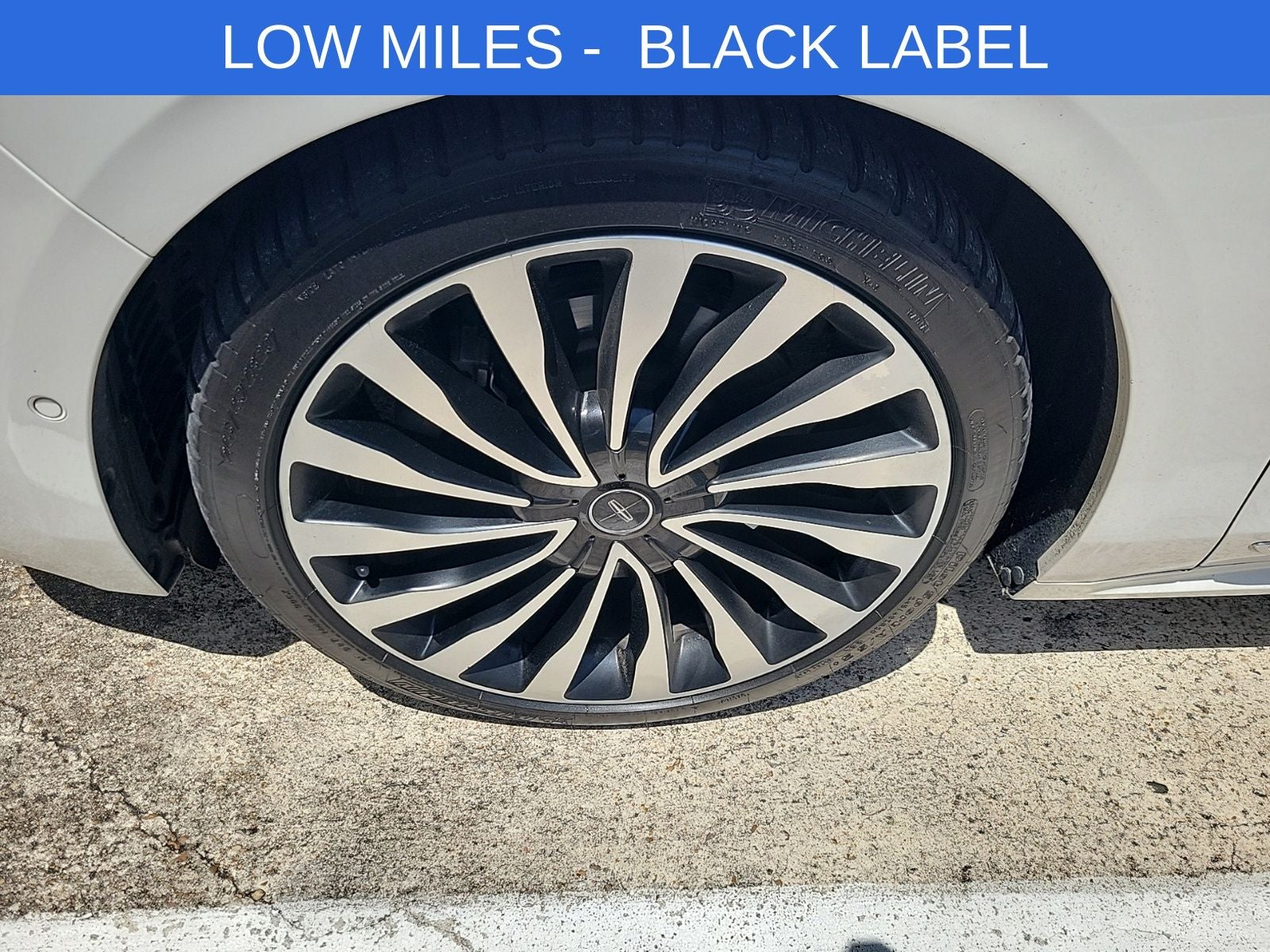 2017 Lincoln Continental Black Label