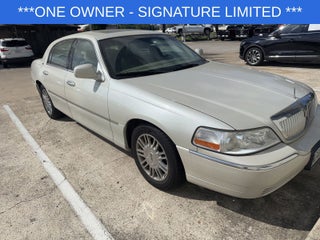 2006 Lincoln Town Car Signature Limited