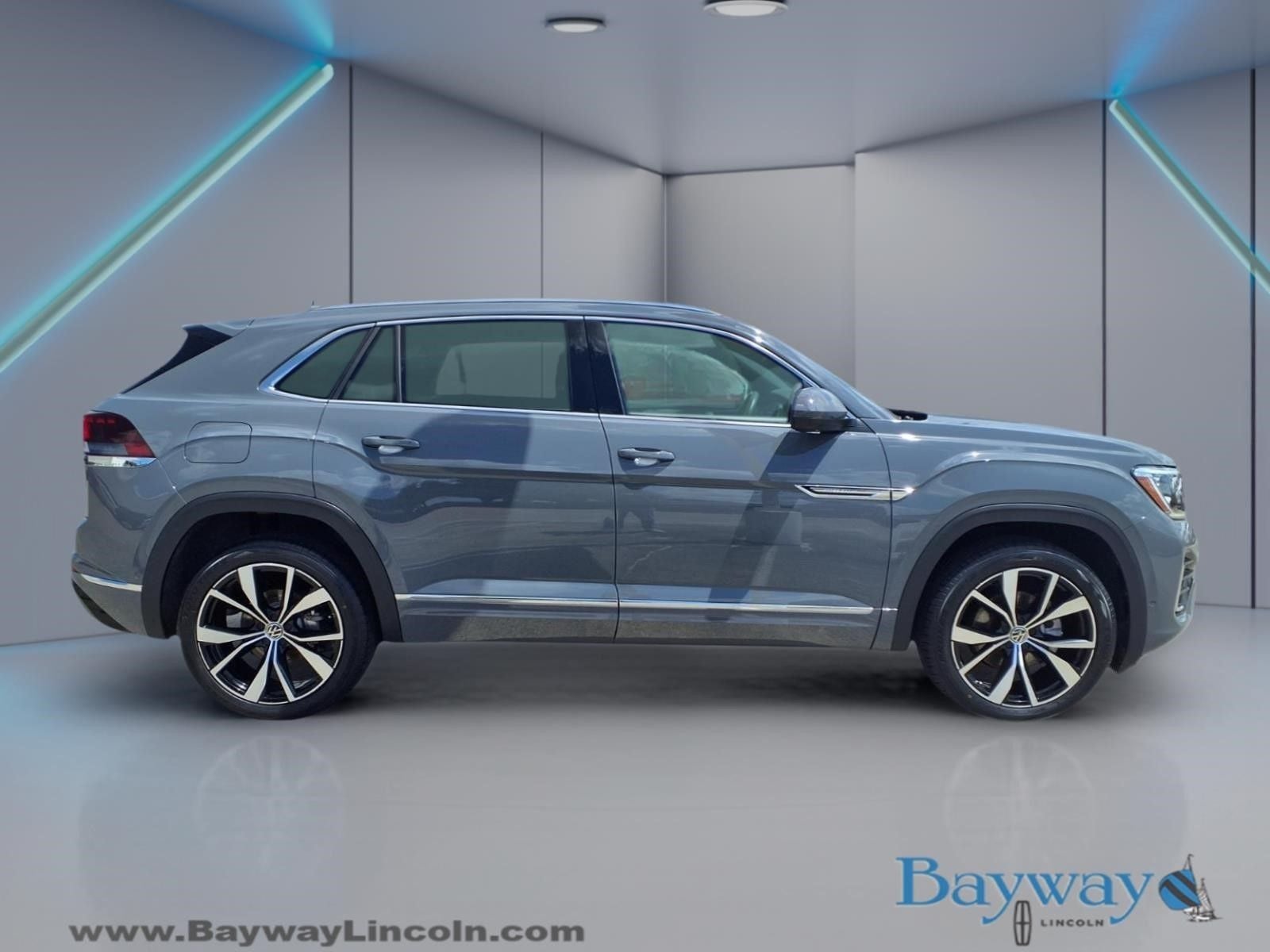 2024 Volkswagen Atlas Cross Sport 2.0T SEL Premium R-Line