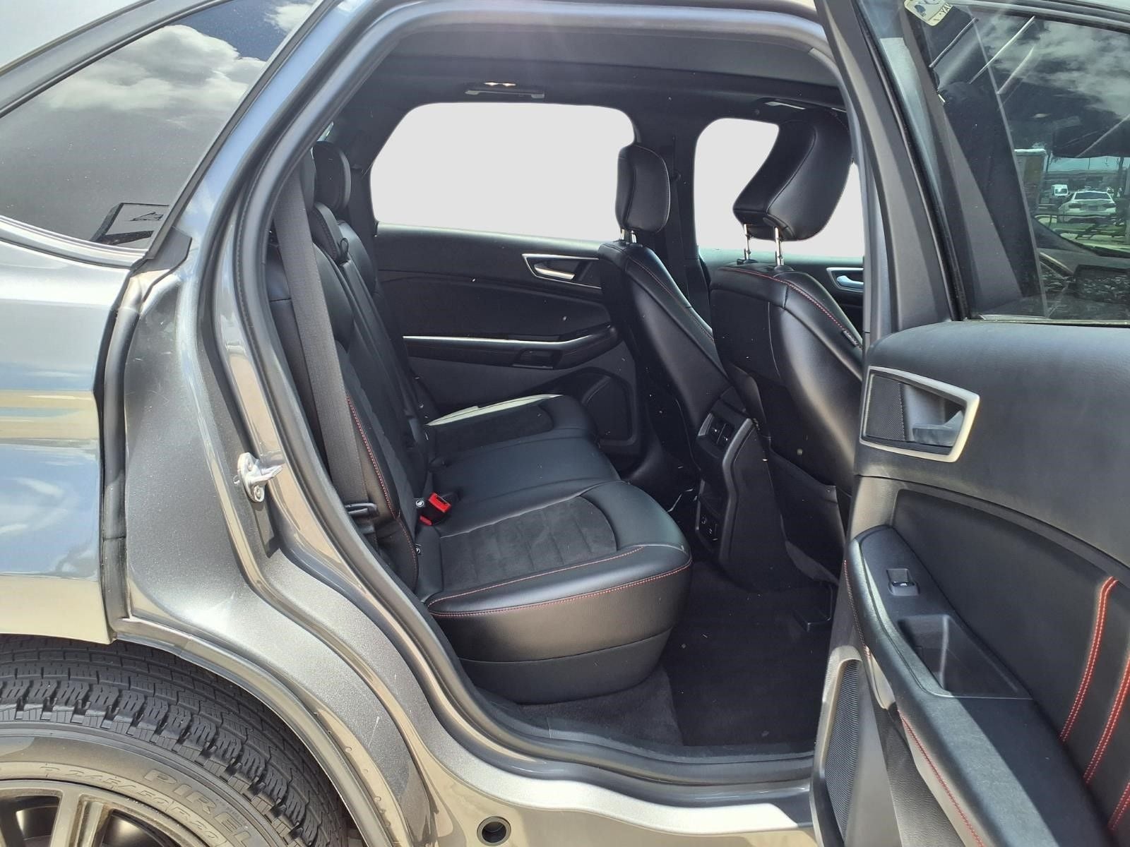 2022 Ford Edge ST Line