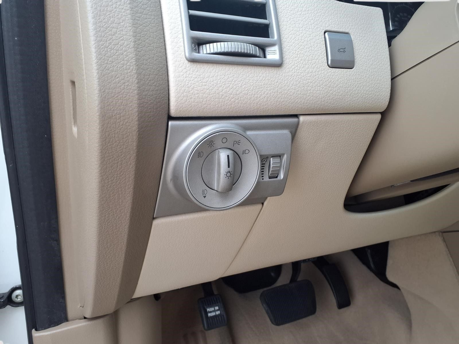 2007 Lincoln MKX Base