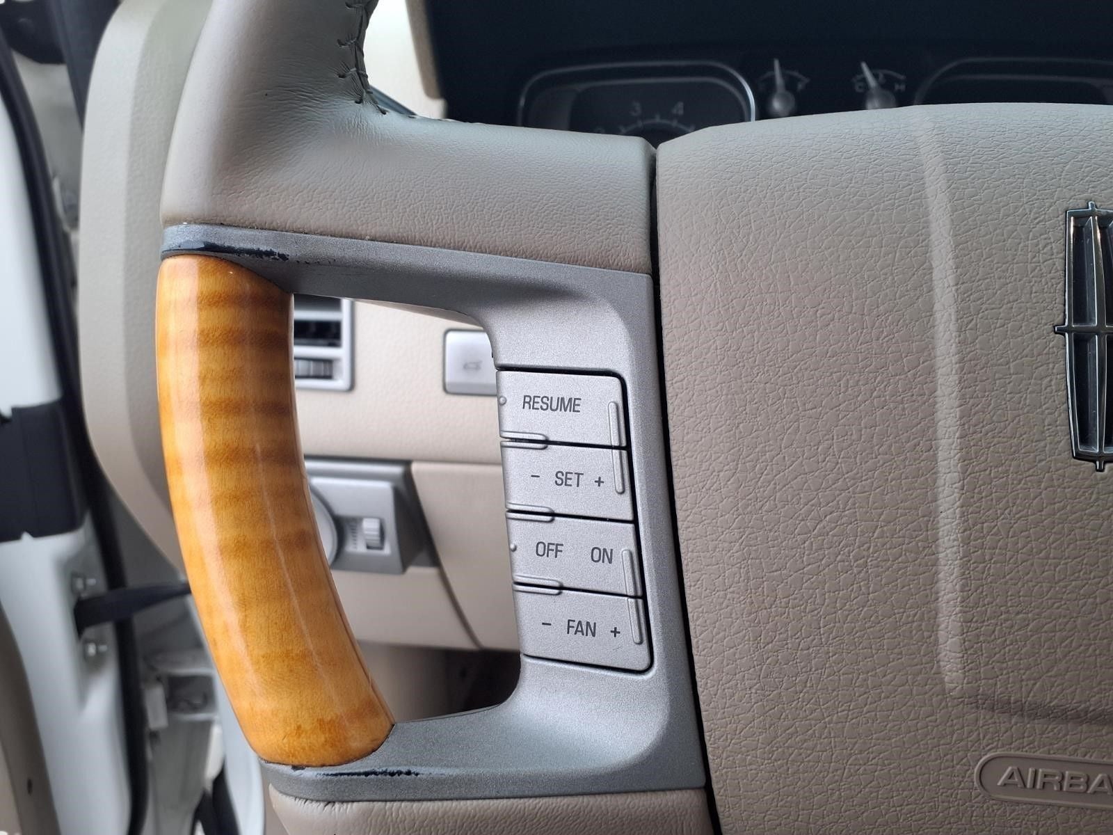 2007 Lincoln MKX Base