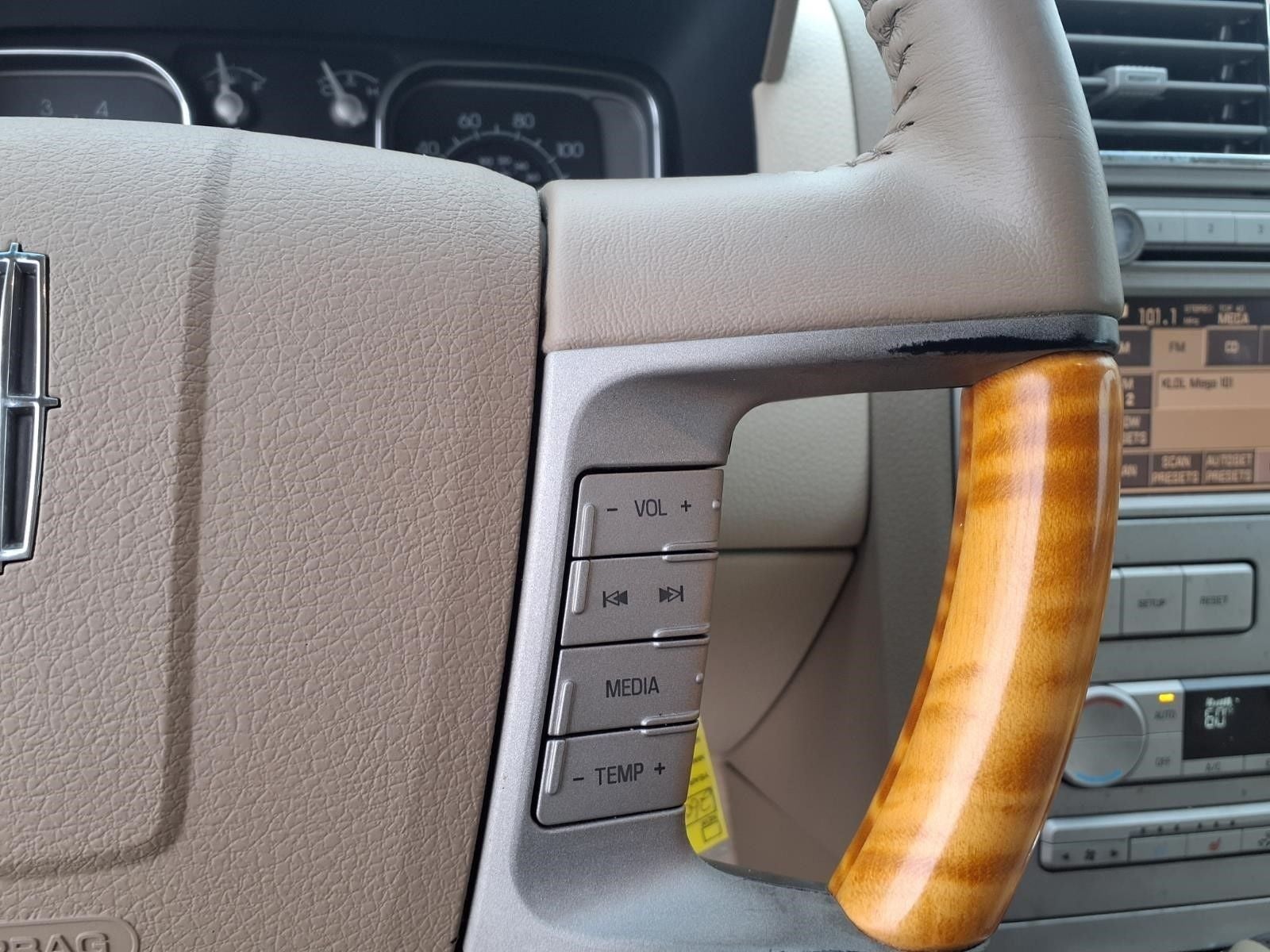 2007 Lincoln MKX Base