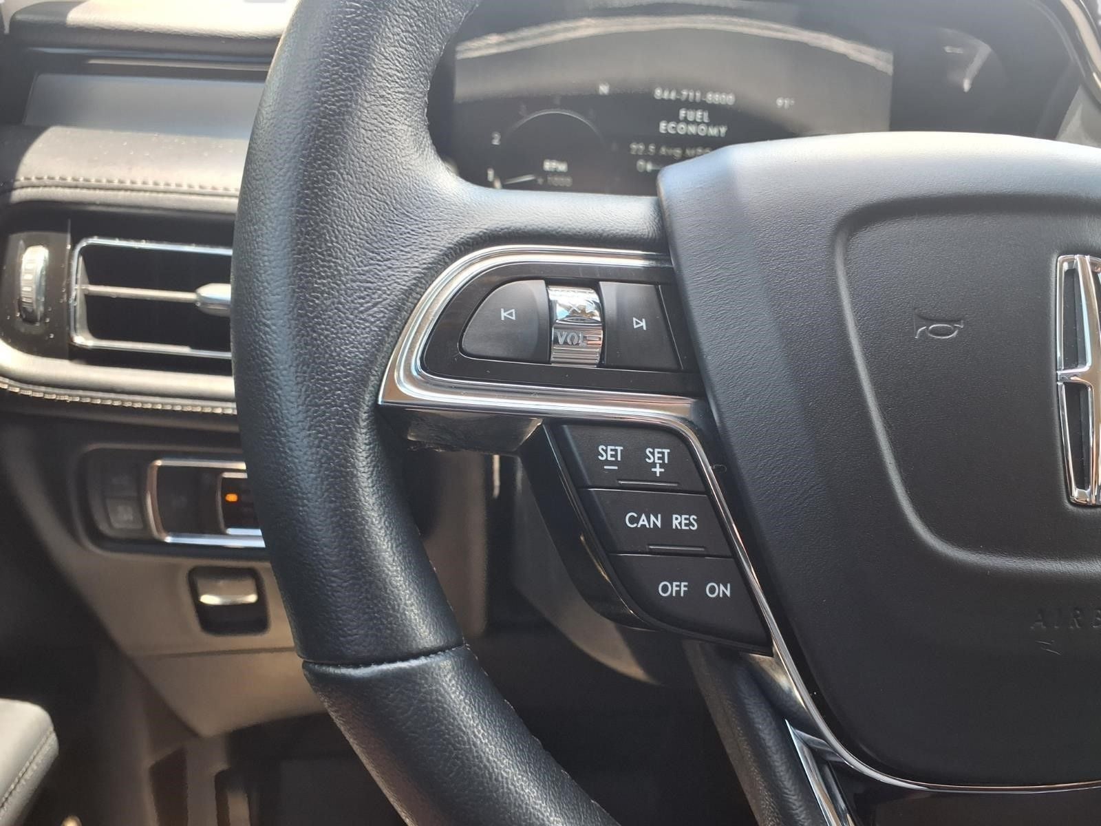 2022 Lincoln Nautilus Standard
