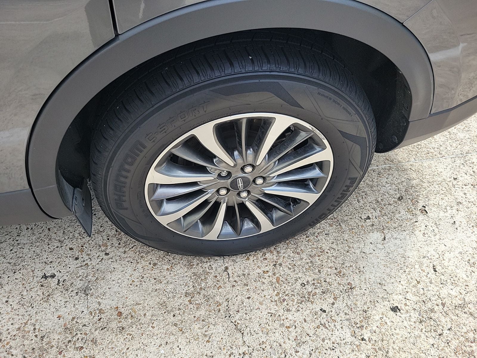 2023 Lincoln Nautilus Standard